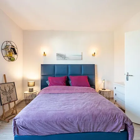 Holiday La Maison Des Arts By Interhome
