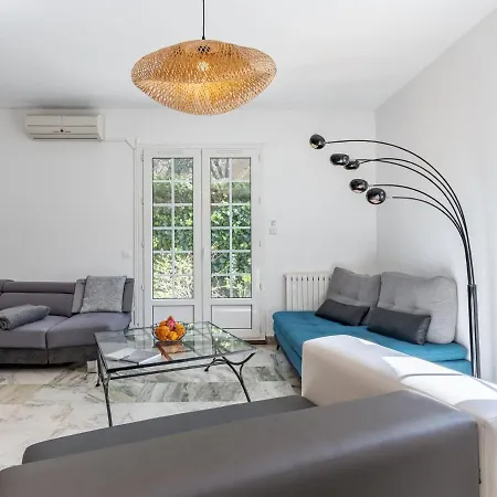 Holiday home Holiday La Maison Des Arts By Interhome